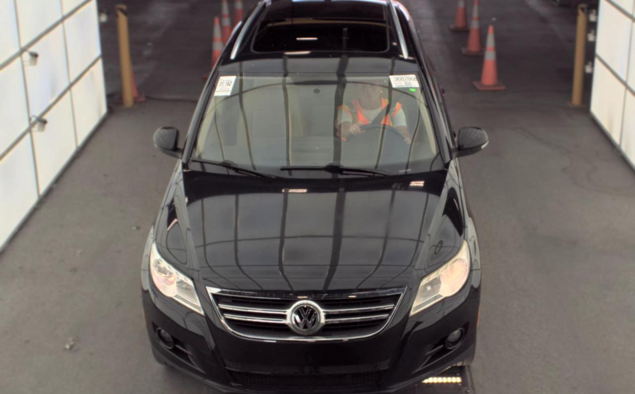 Volkswagen Tiguan  2011