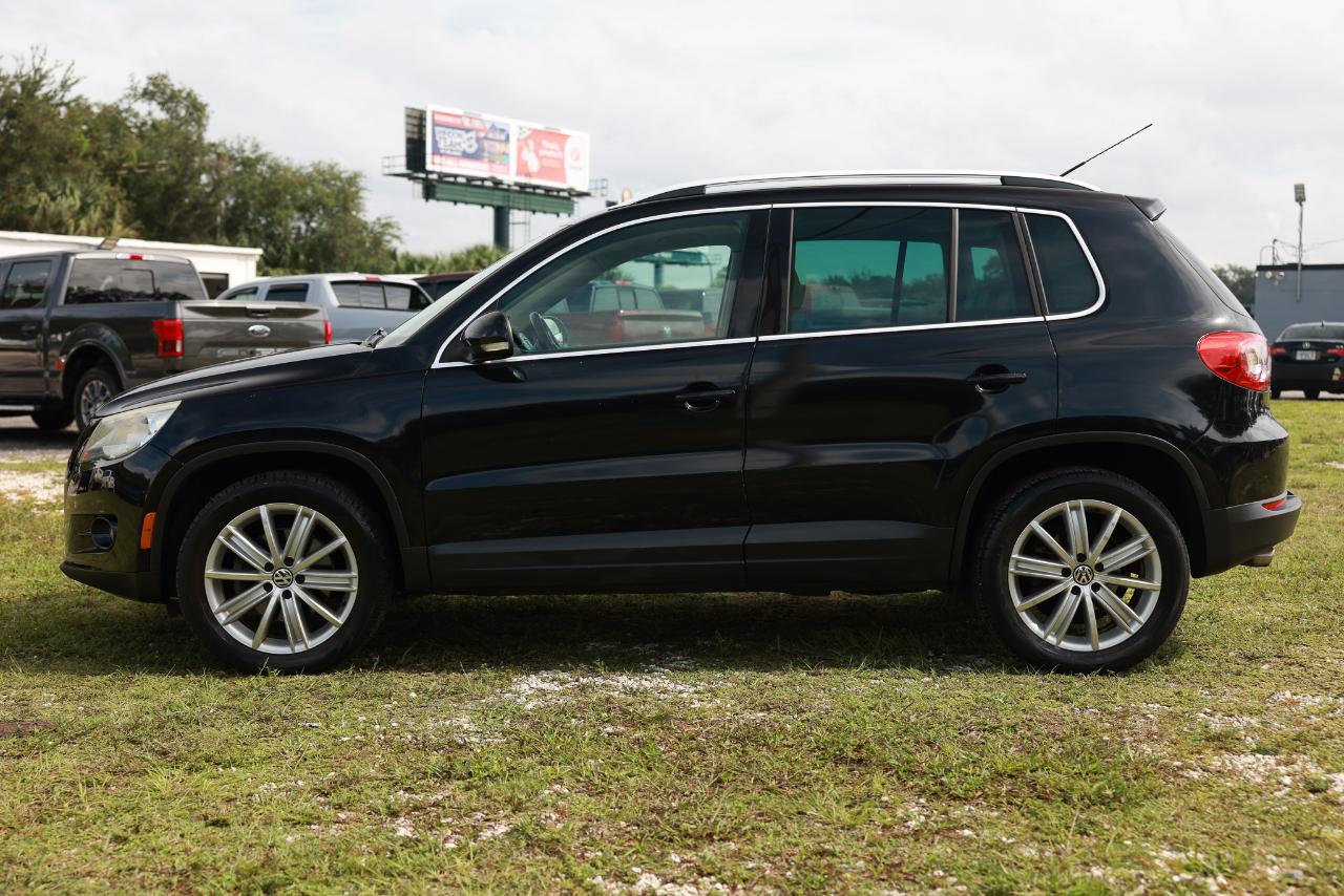 Volkswagen Tiguan  2011
