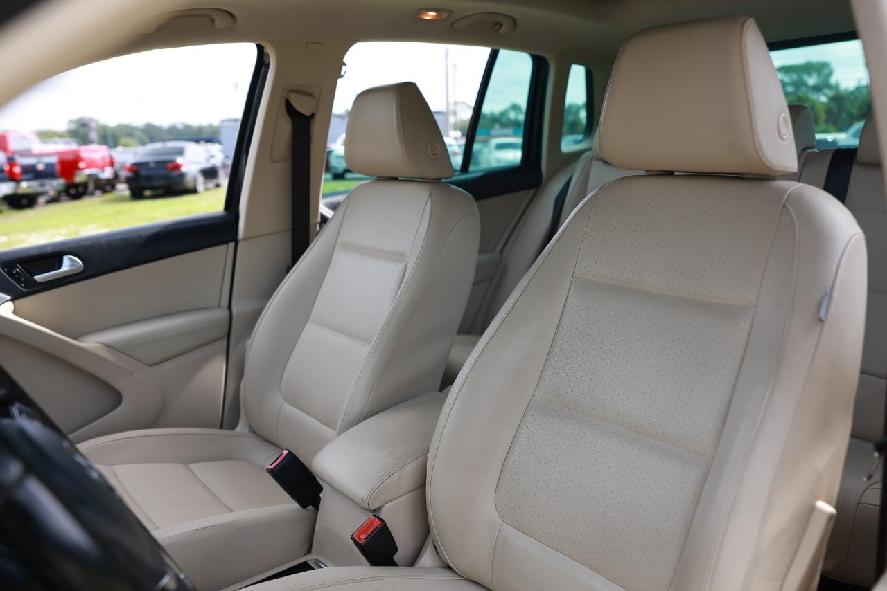 Volkswagen Tiguan  2011