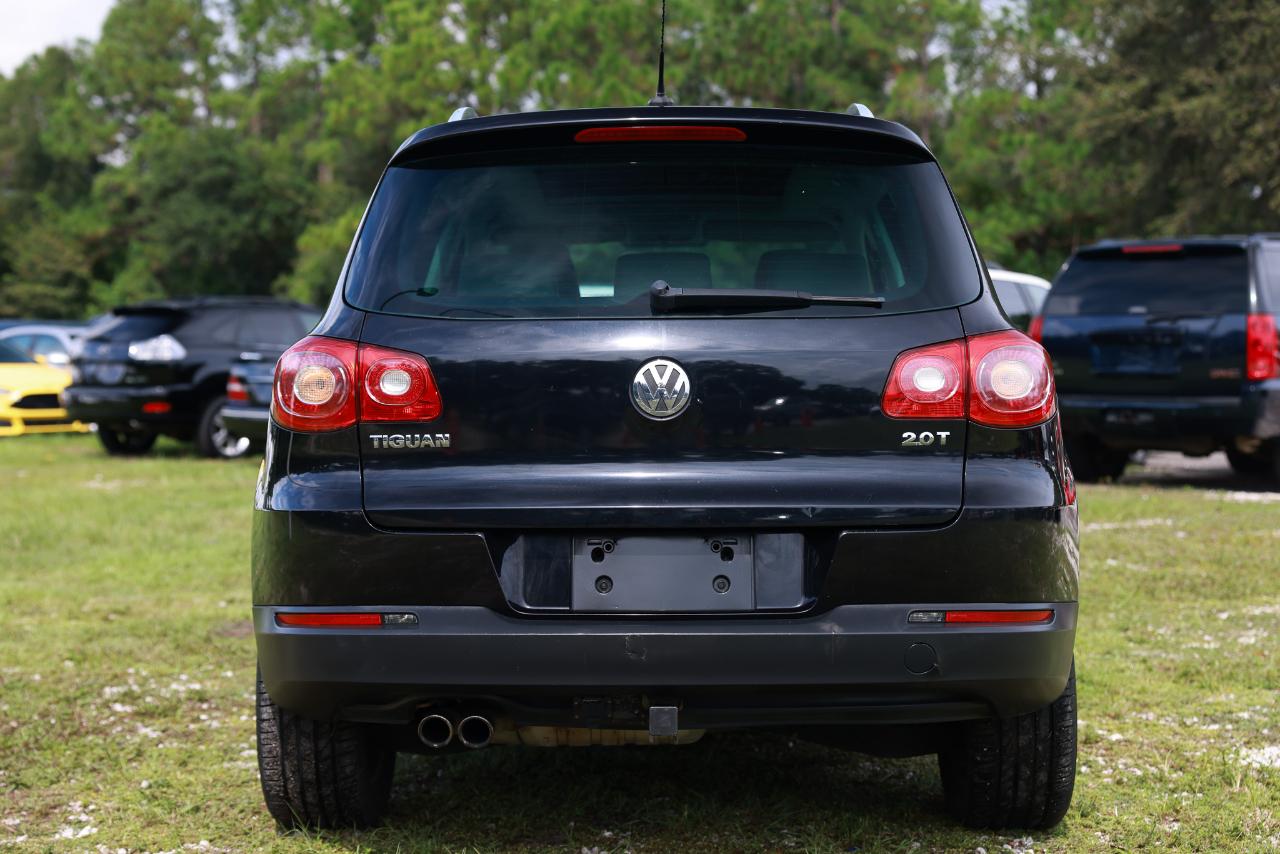 Volkswagen Tiguan  2011