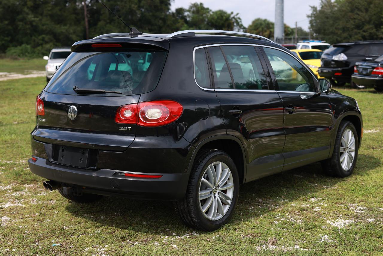 Volkswagen Tiguan  2011