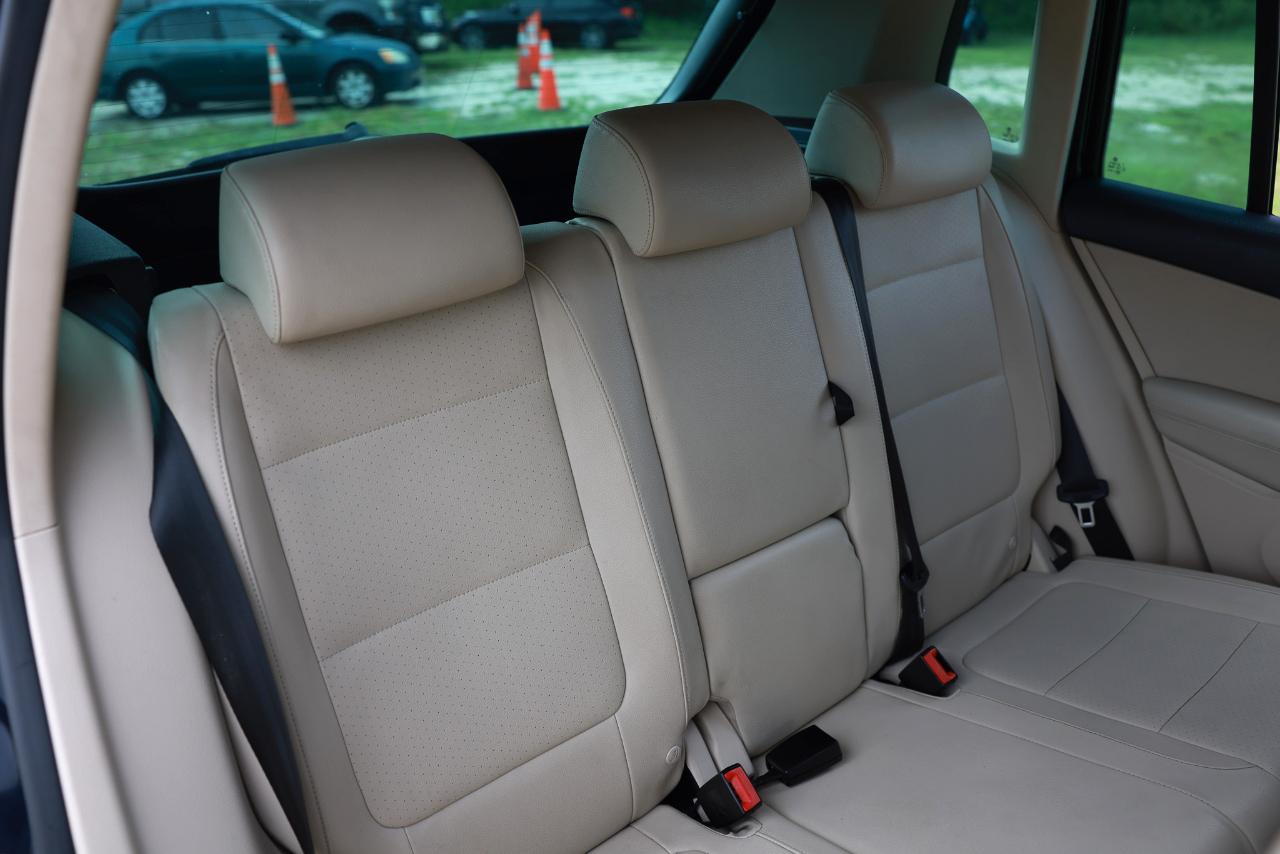 Volkswagen Tiguan  2011