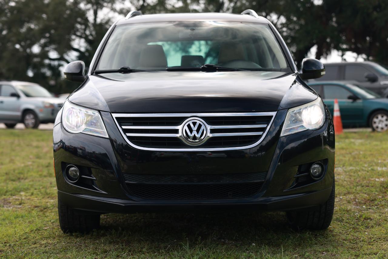 Volkswagen Tiguan  2011