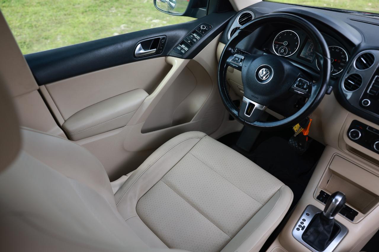 Volkswagen Tiguan  2011