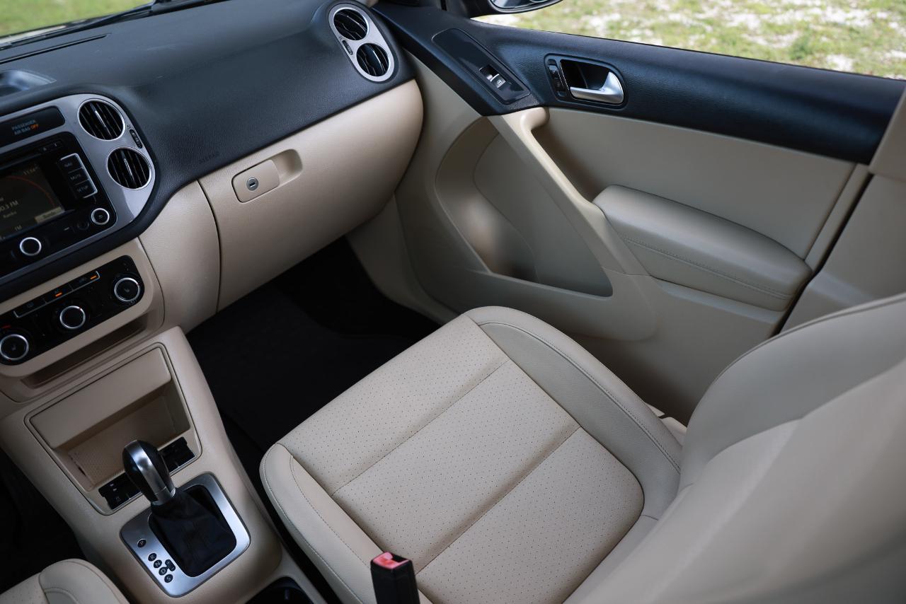 Volkswagen Tiguan  2011