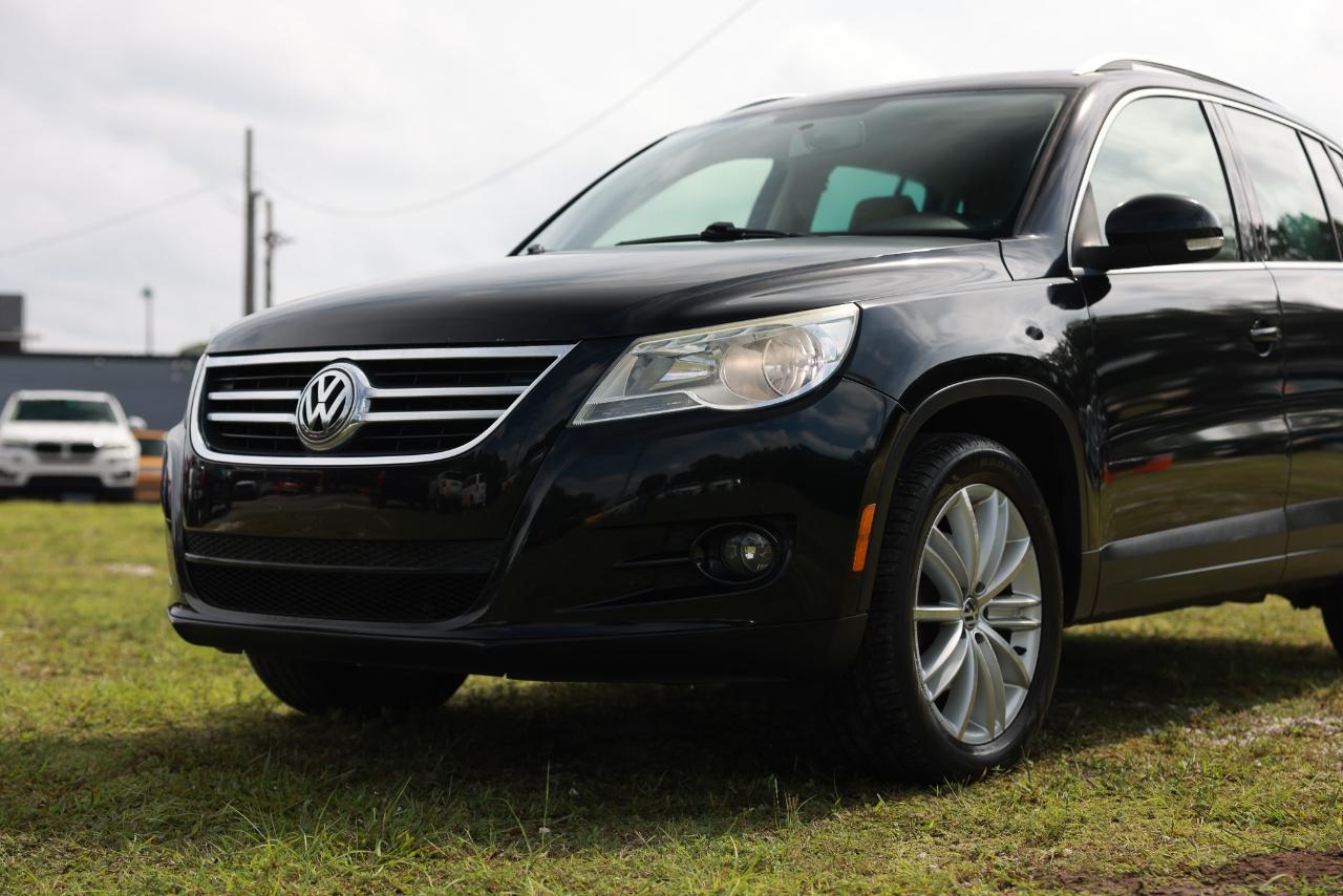 Volkswagen Tiguan  2011