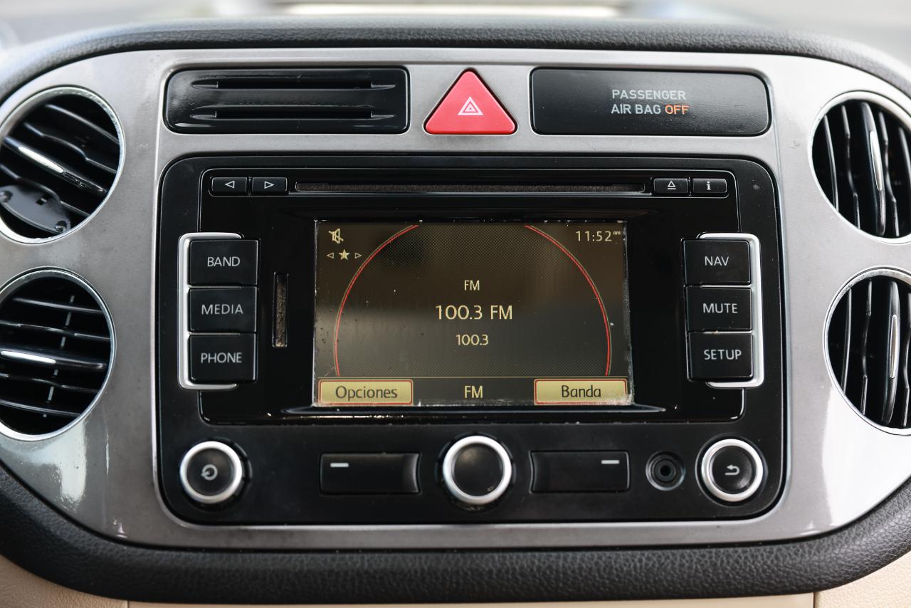 Volkswagen Tiguan  2011
