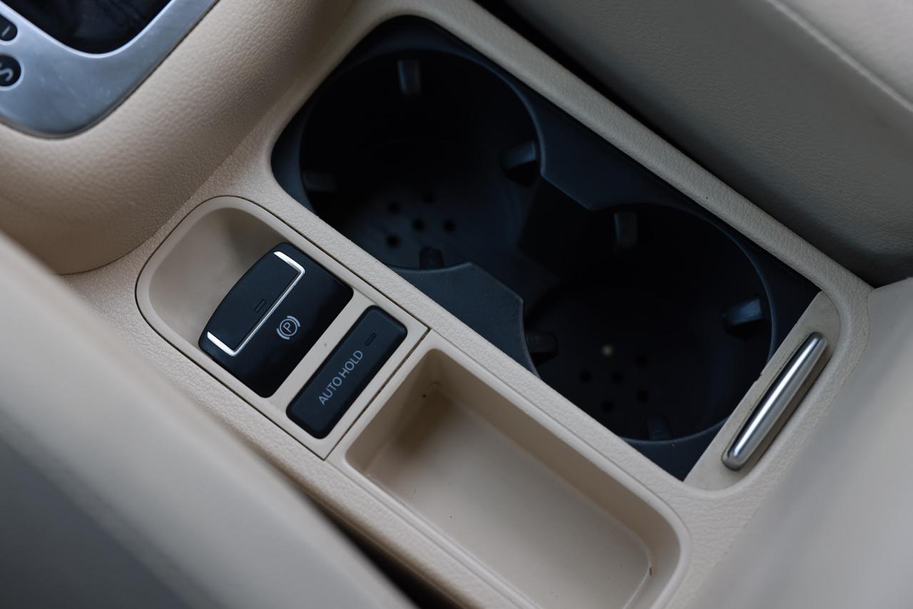 Volkswagen Tiguan  2011