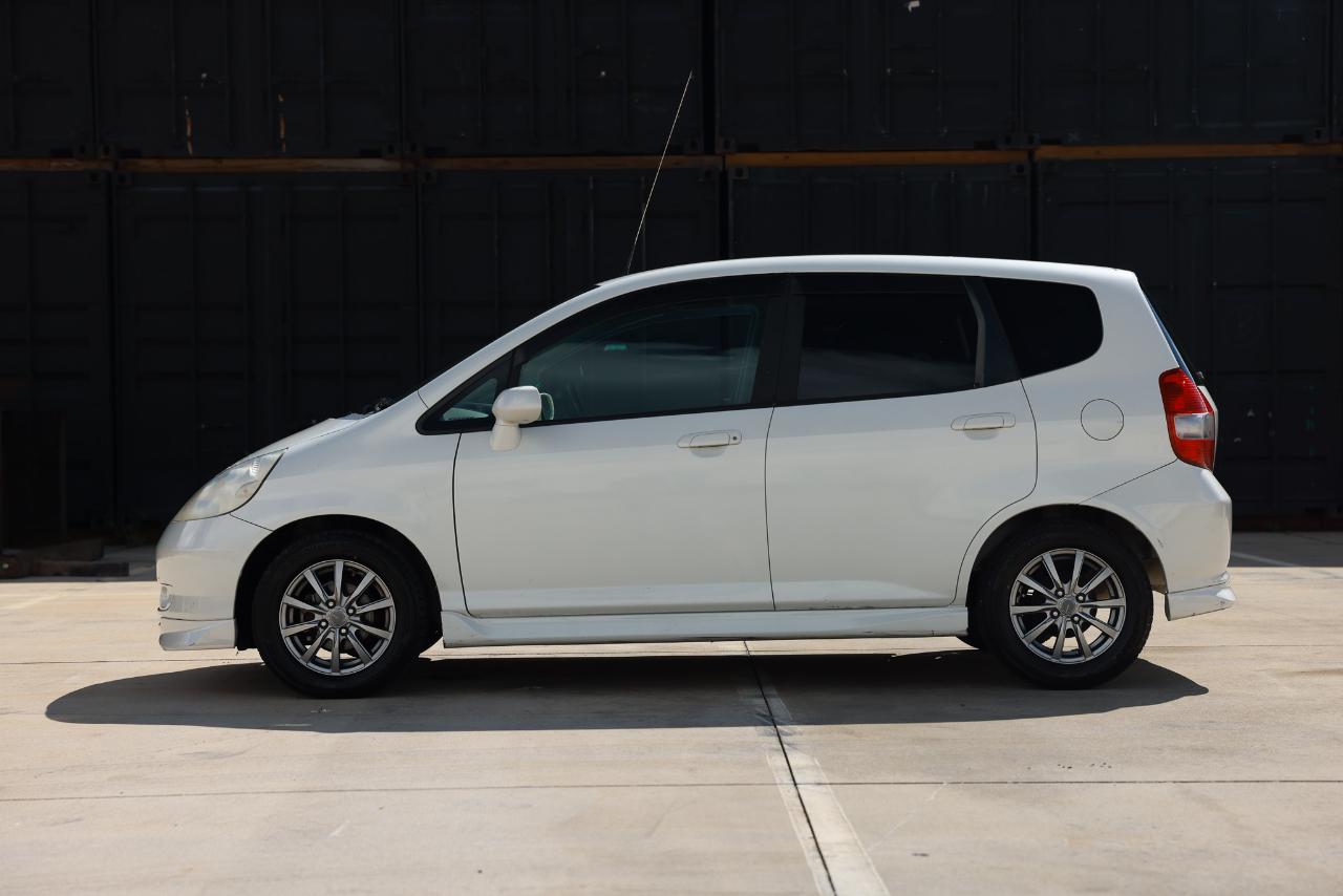 Honda Fit  2001