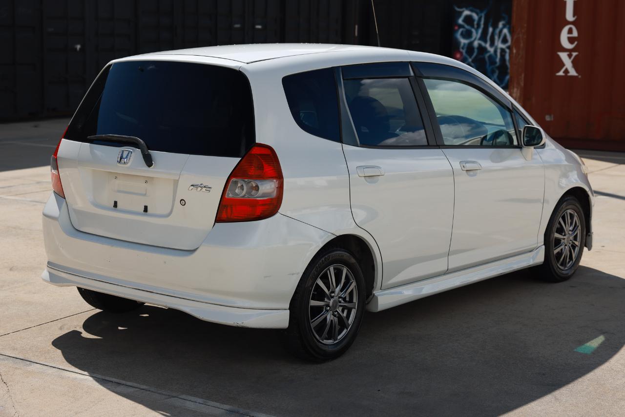 Honda Fit  2001
