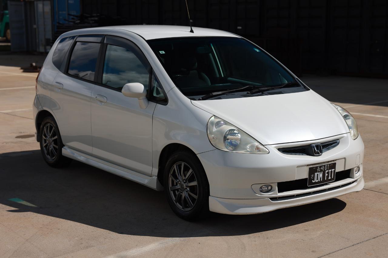 Honda Fit  2001