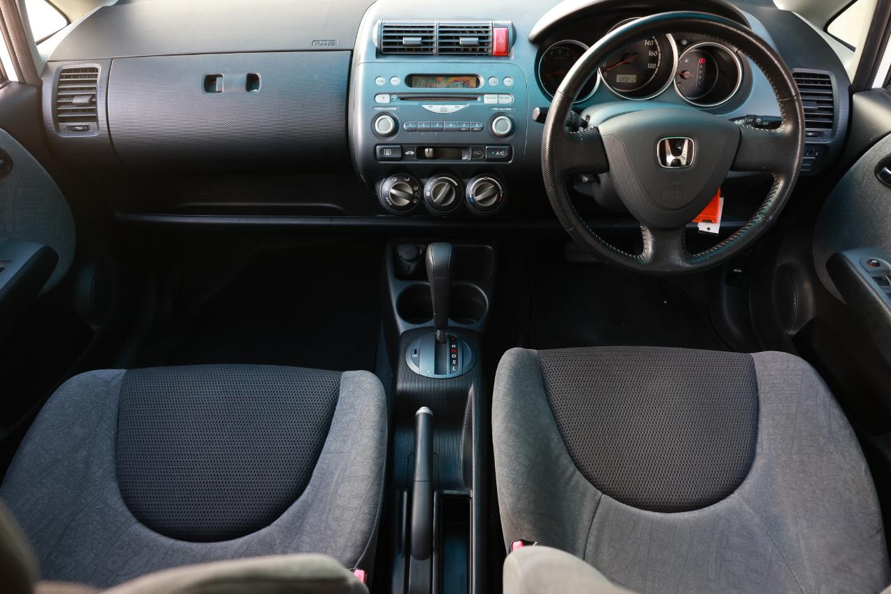 Honda Fit  2001