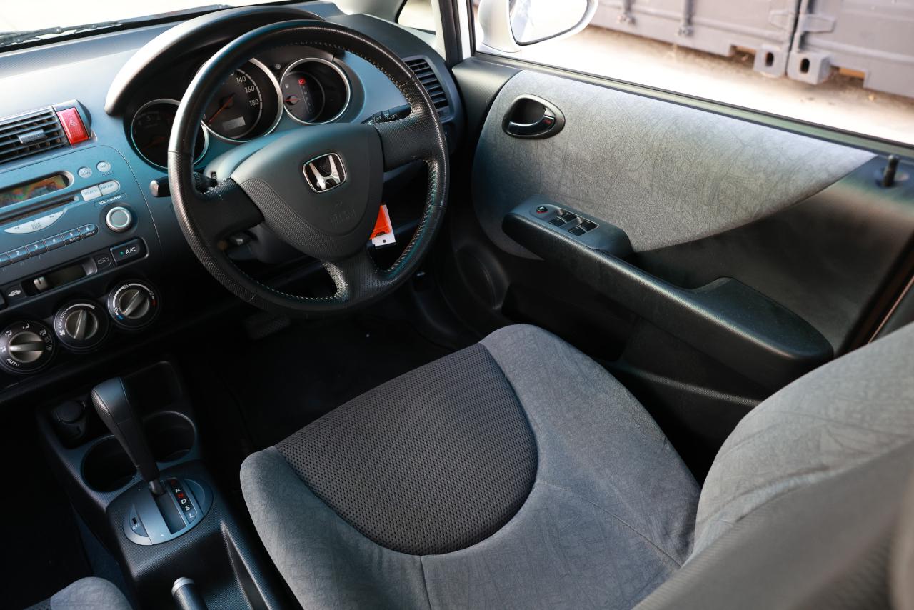 Honda Fit  2001