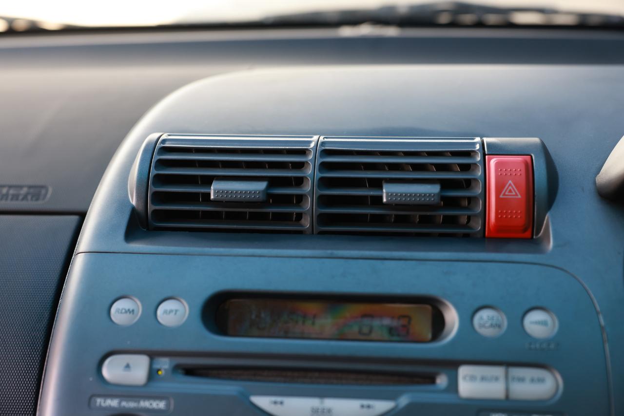Honda Fit  2001