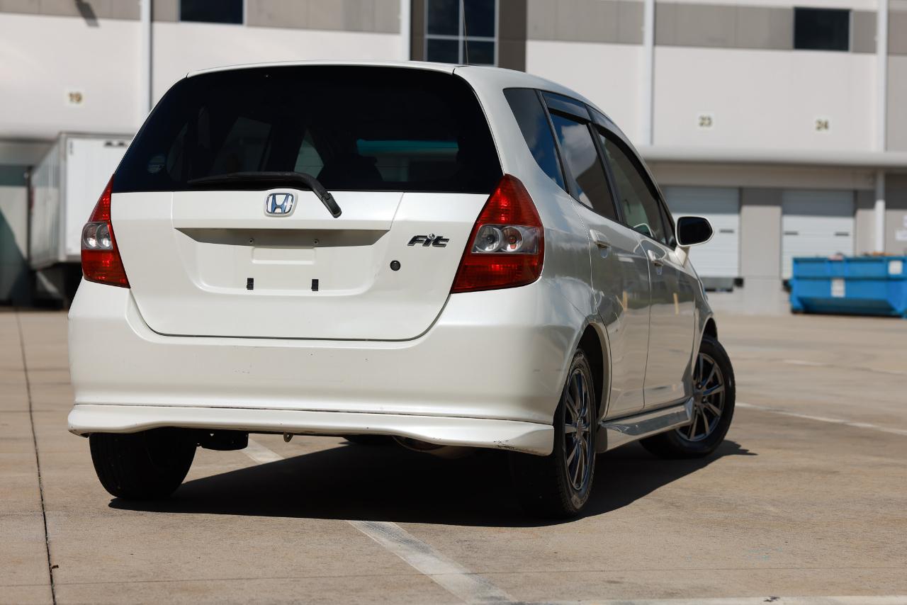 Honda Fit  2001