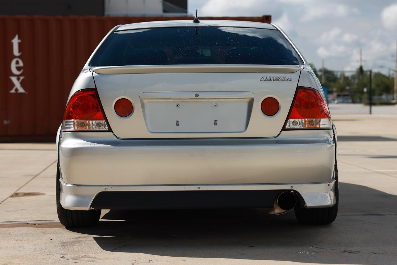 Toyota Altezza  1999