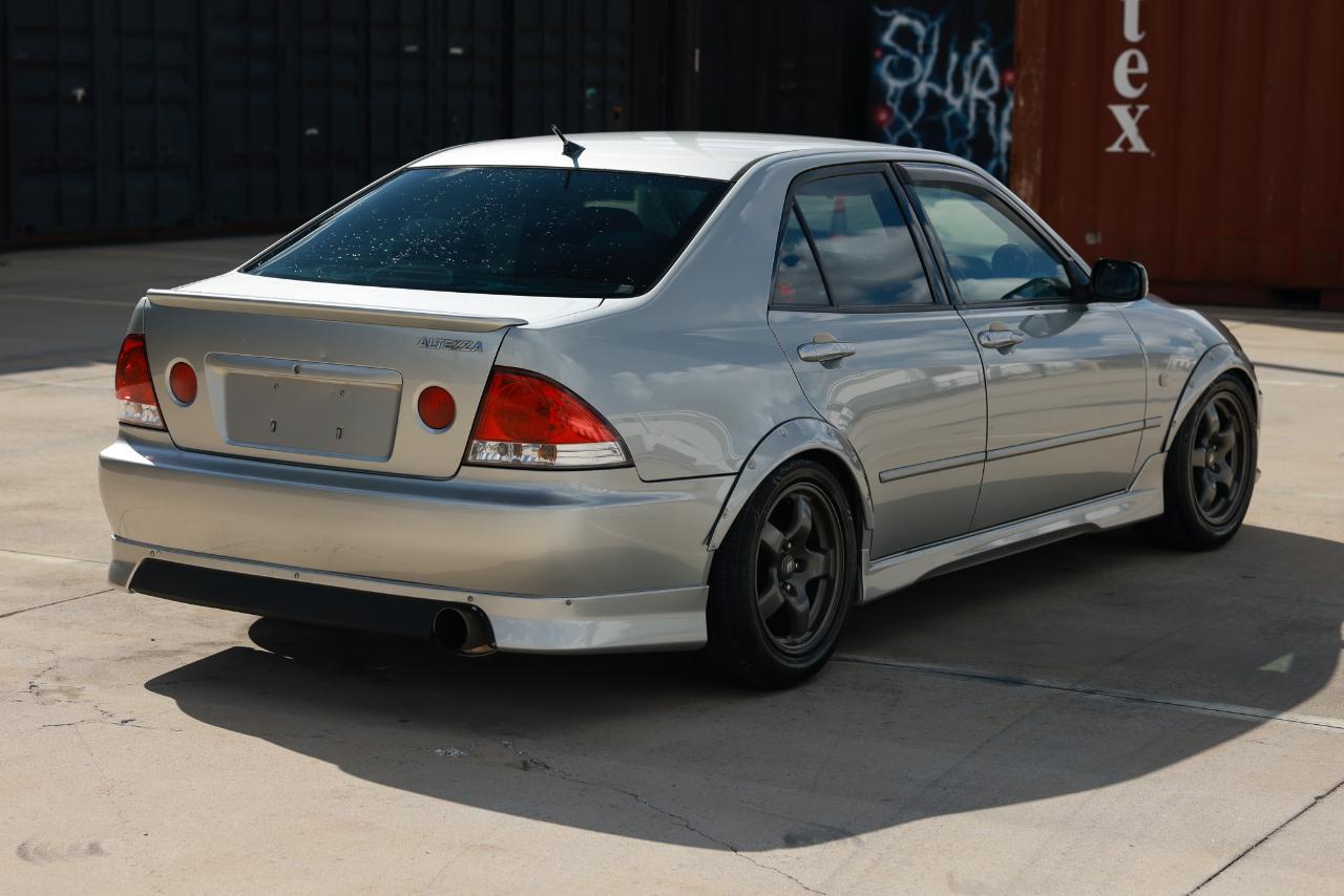 Toyota Altezza  1999