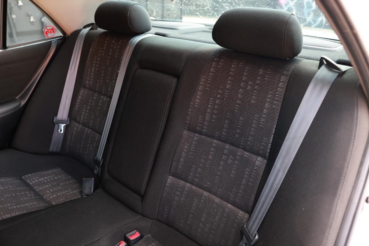 Toyota Altezza  1999