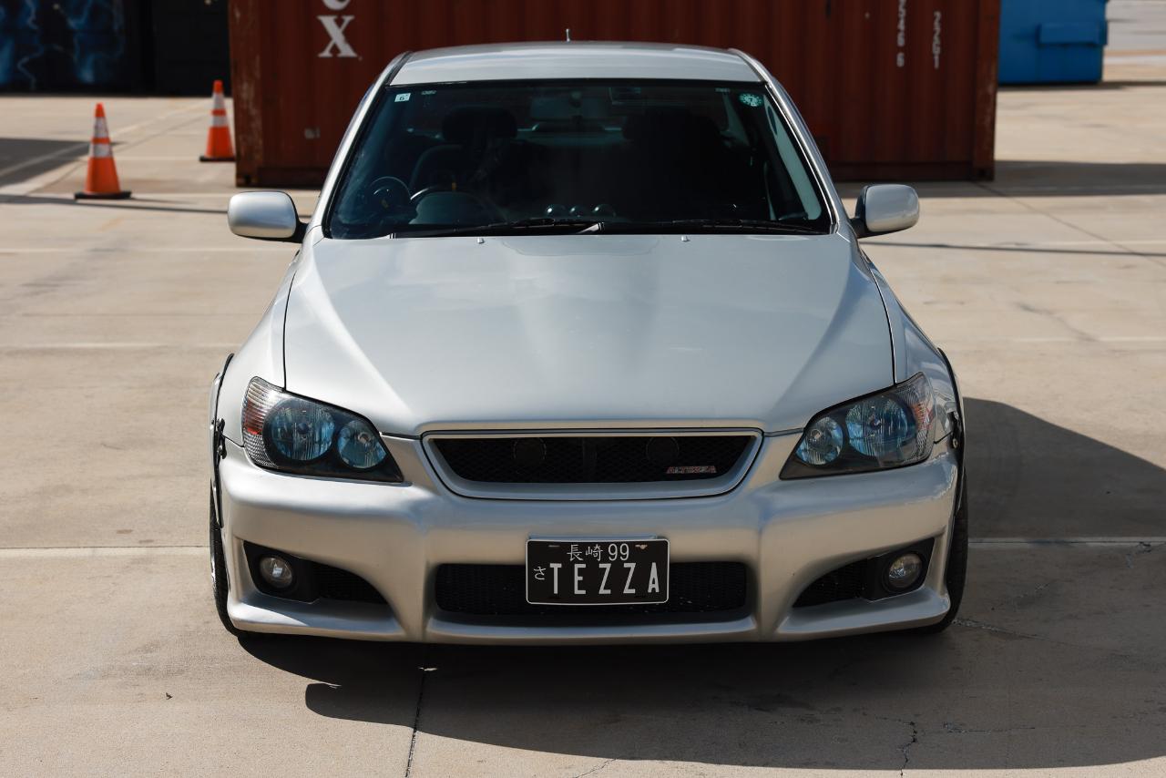 Toyota Altezza  1999