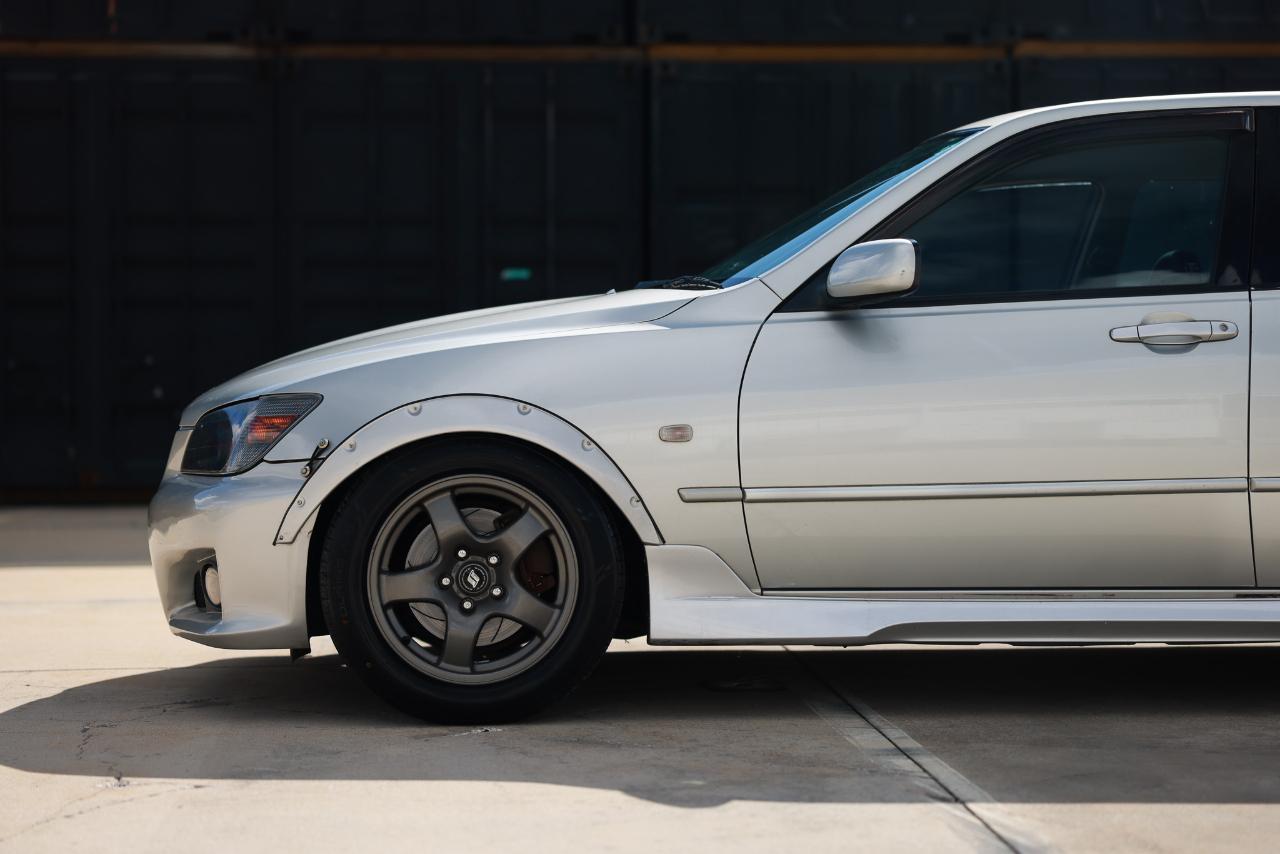 Toyota Altezza  1999