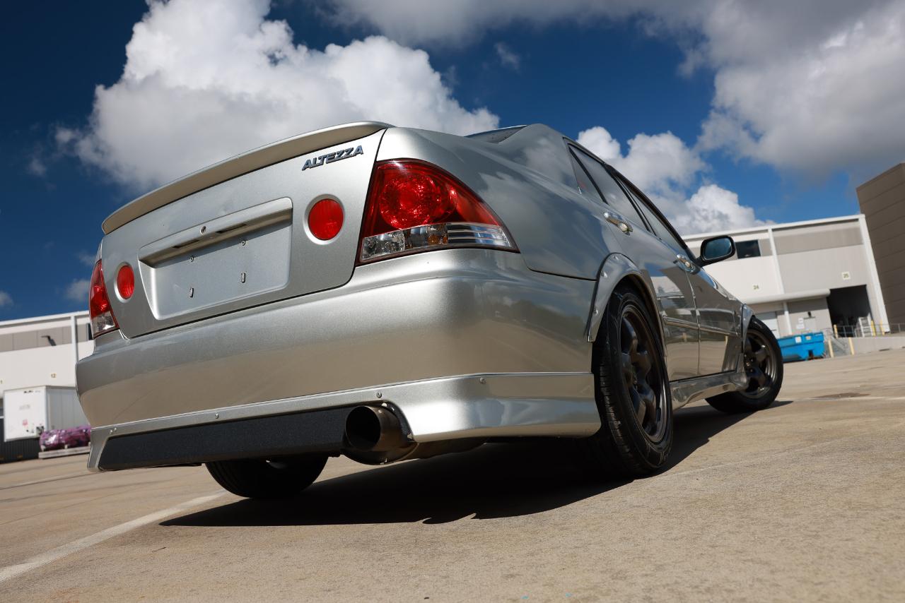 Toyota Altezza  1999