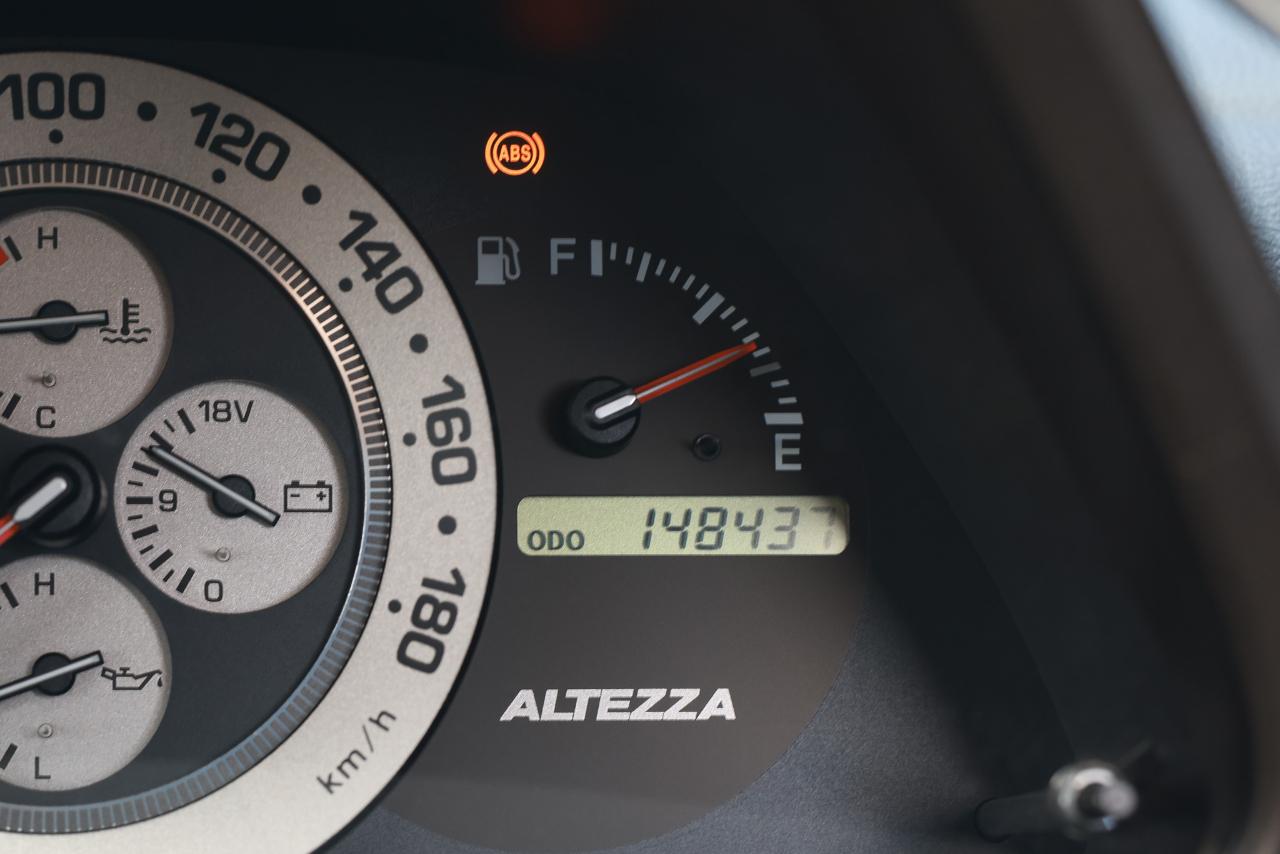 Toyota Altezza  1999