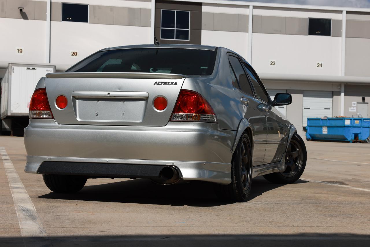 Toyota Altezza  1999