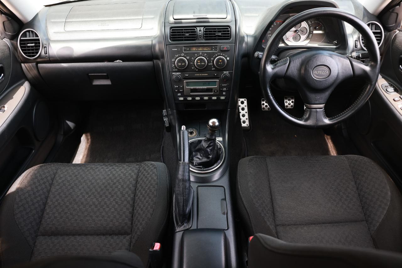Toyota Altezza  2001