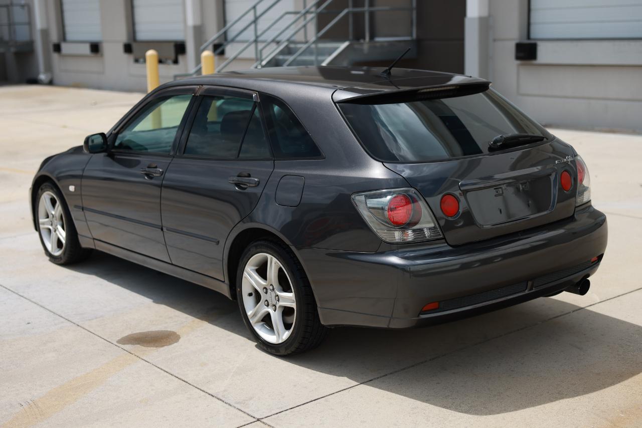 Toyota Altezza  2001