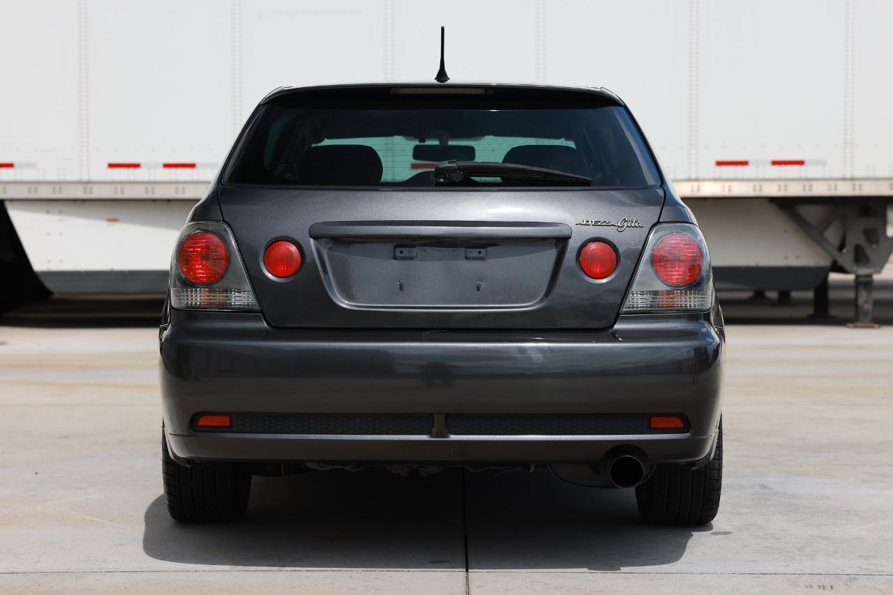 Toyota Altezza  2001
