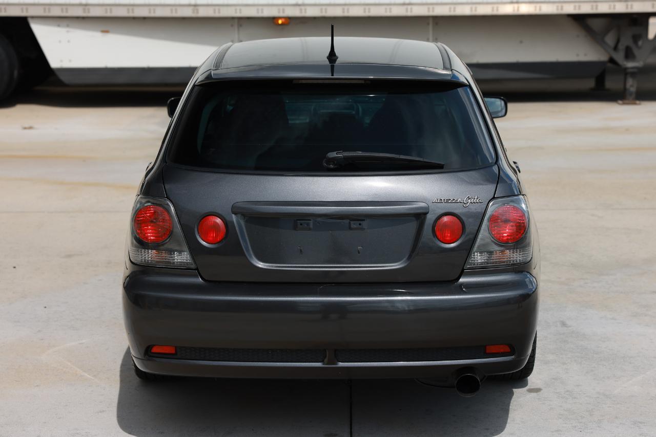 Toyota Altezza  2001