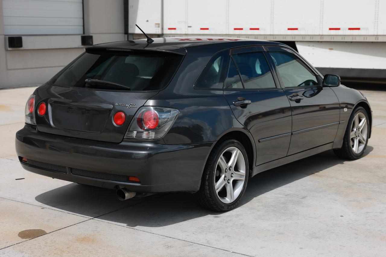 Toyota Altezza  2001