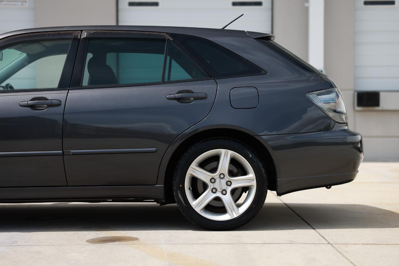 Toyota Altezza  2001
