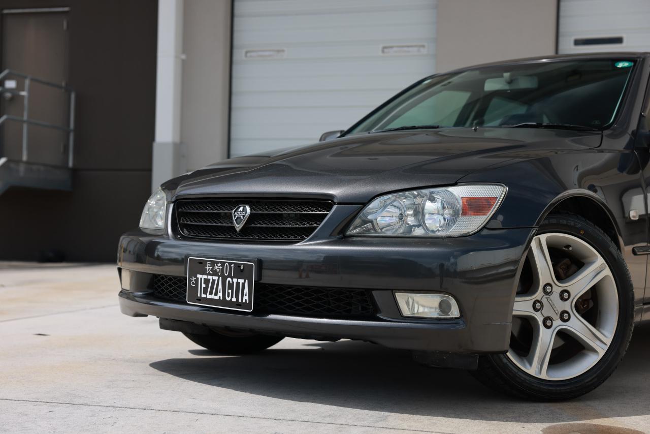 Toyota Altezza  2001