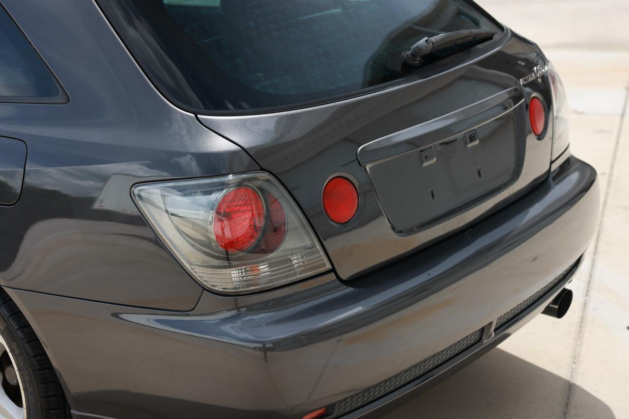 Toyota Altezza  2001