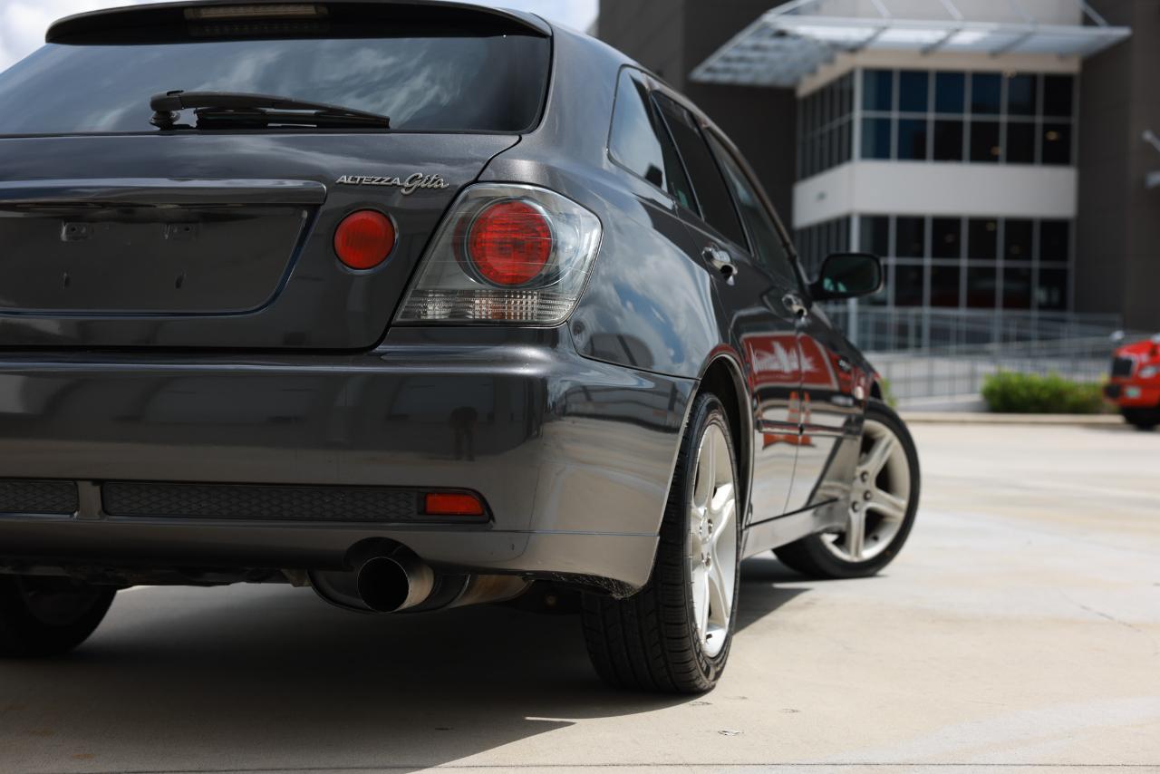 Toyota Altezza  2001