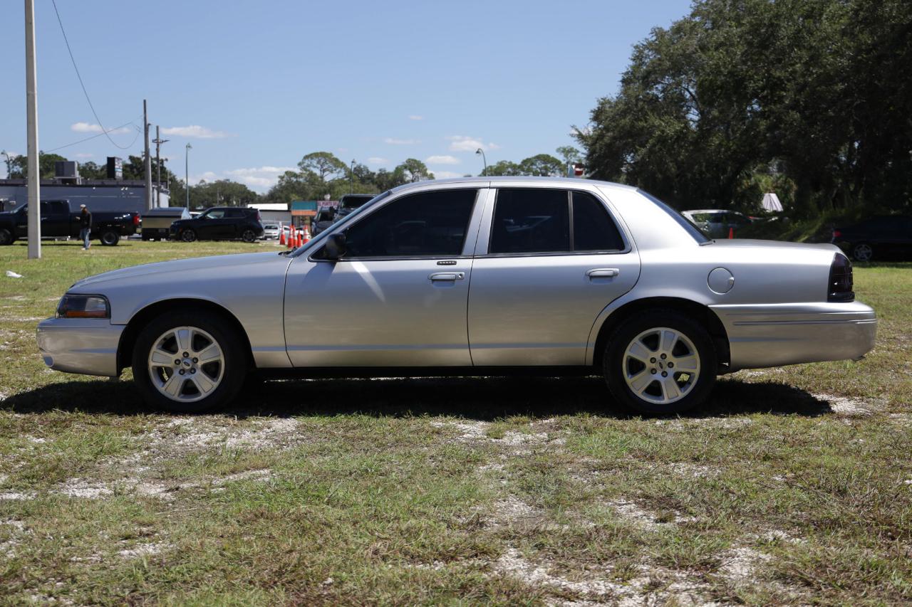 Ford Crown Victoria  2005
