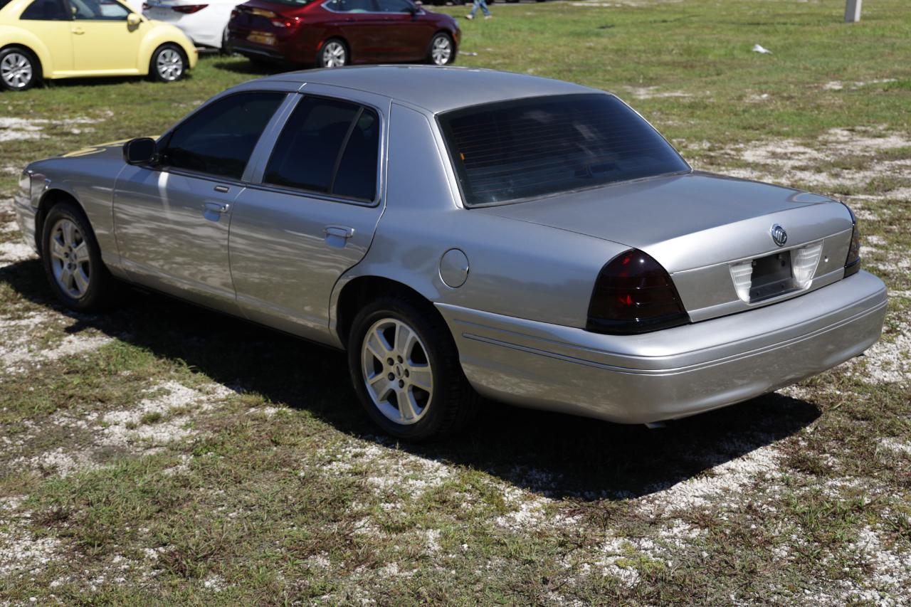 Ford Crown Victoria  2005