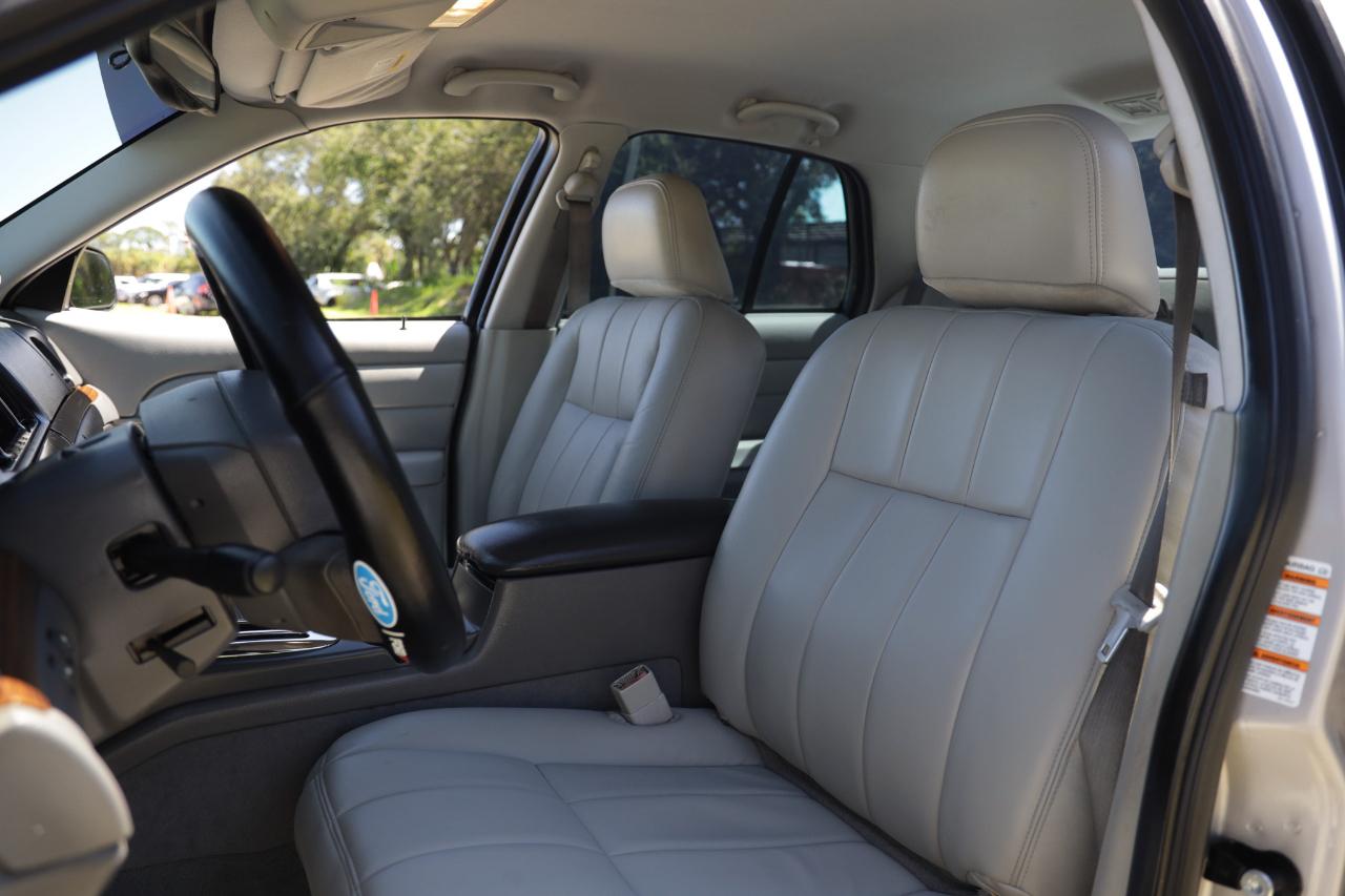 Ford Crown Victoria  2005