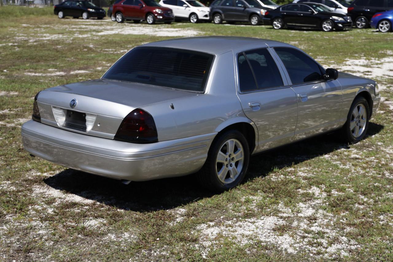 Ford Crown Victoria  2005