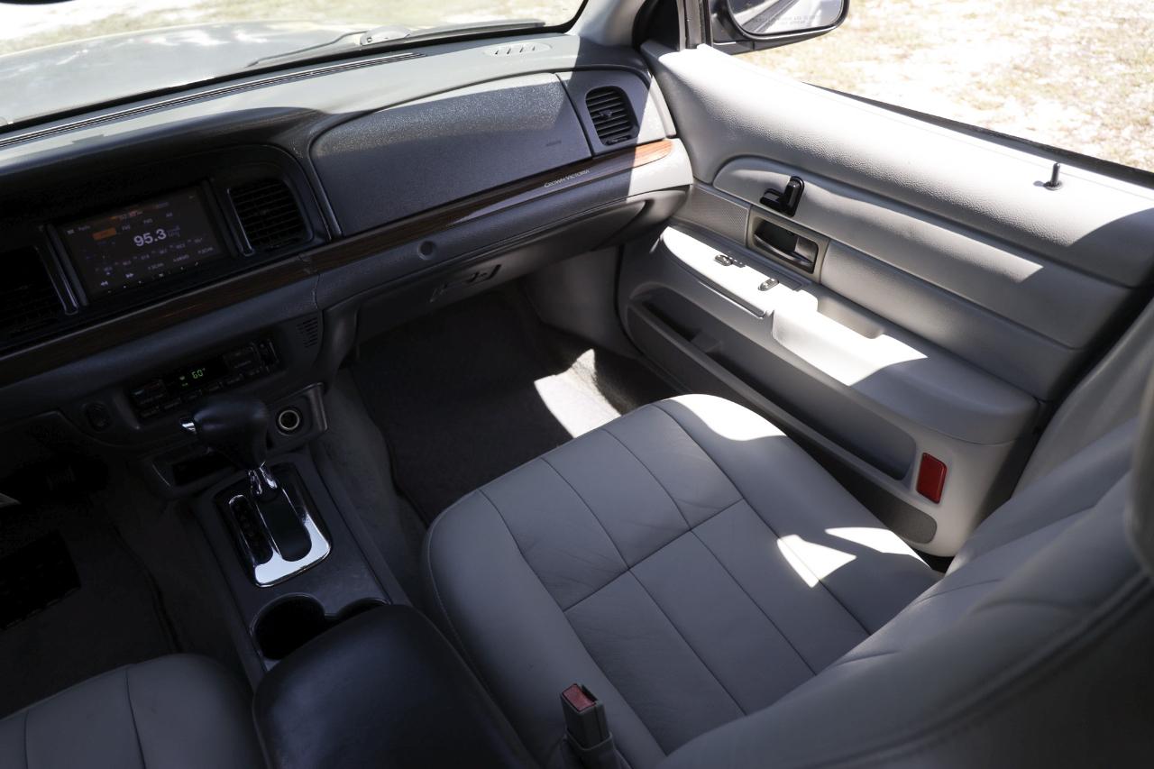 Ford Crown Victoria  2005
