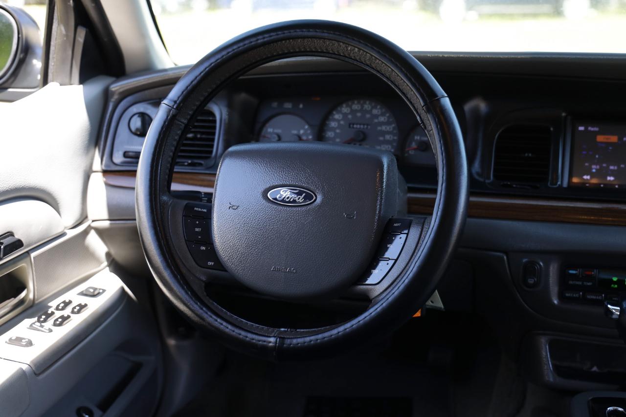 Ford Crown Victoria  2005