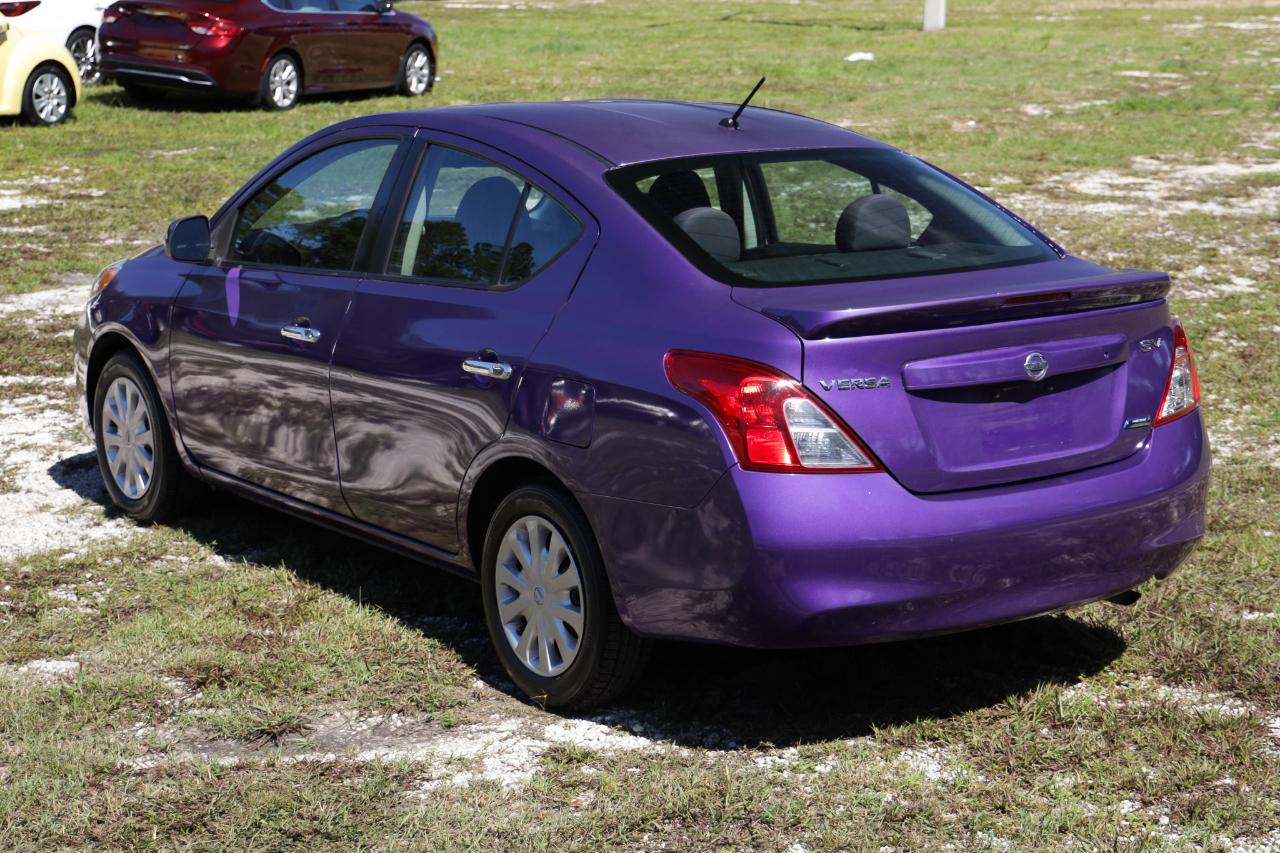 Nissan Versa  2013