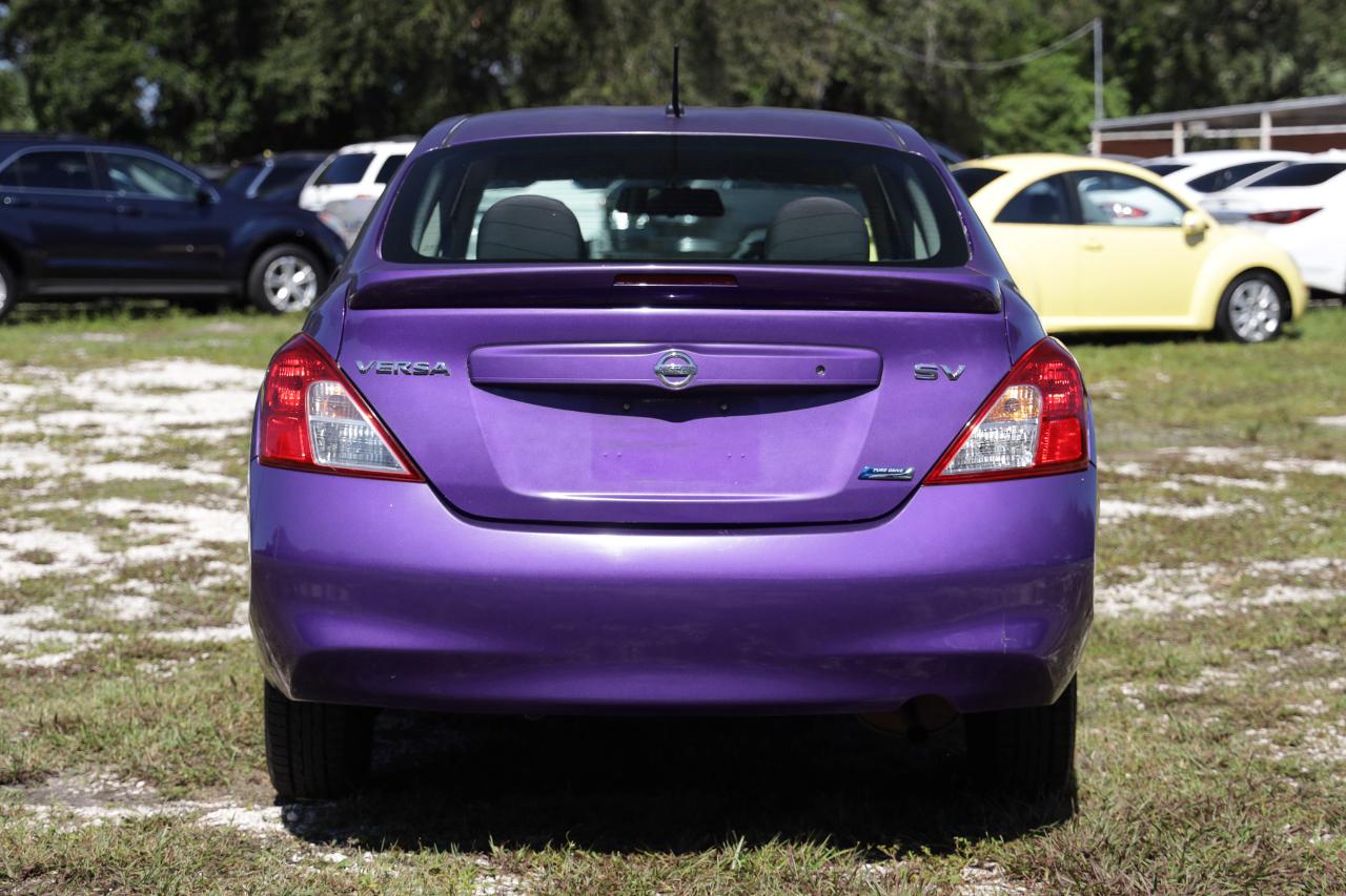 Nissan Versa  2013
