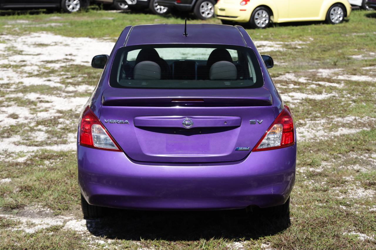 Nissan Versa  2013