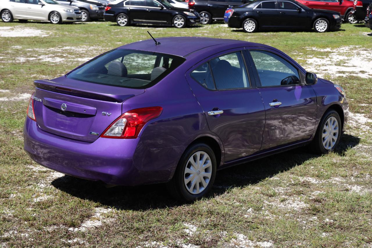 Nissan Versa  2013