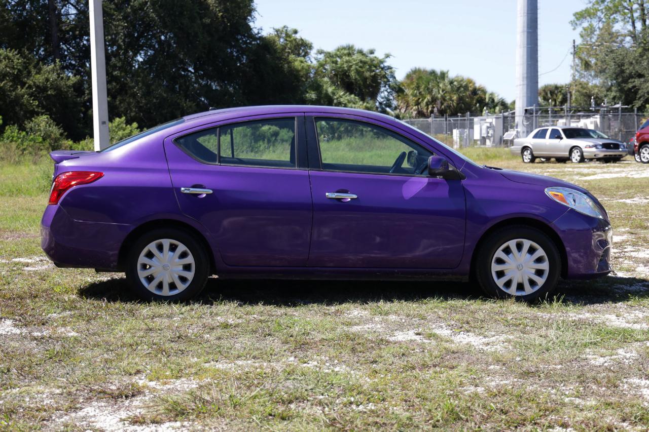Nissan Versa  2013