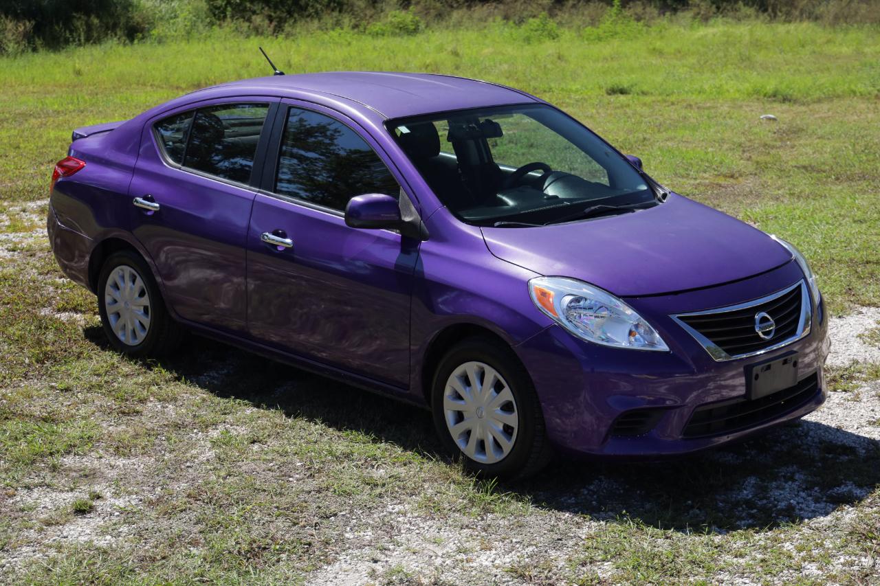 Nissan Versa  2013