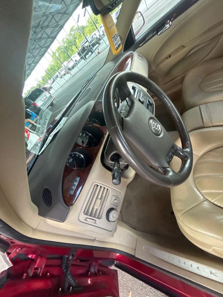 Buick Lucerne  2011