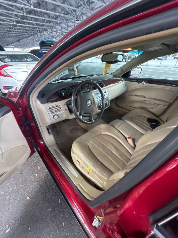 Buick Lucerne  2011